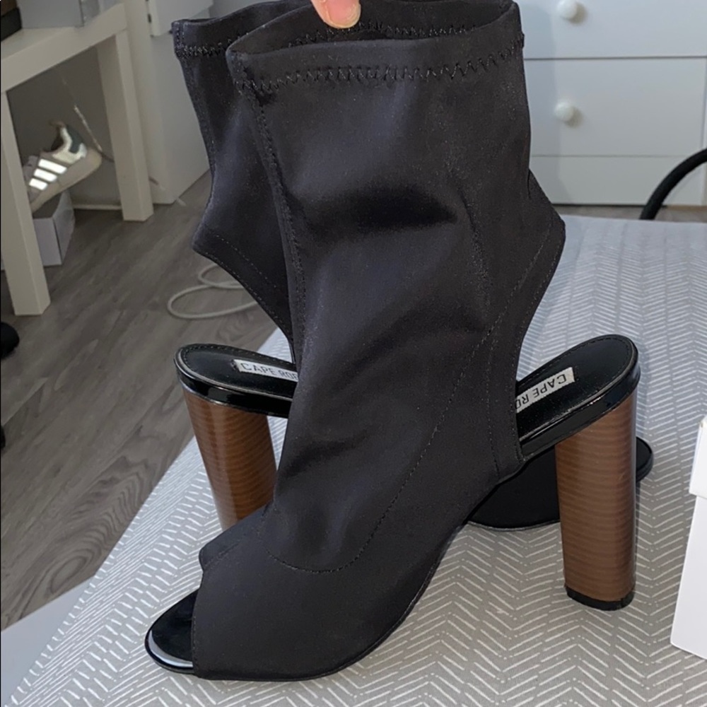Black heels